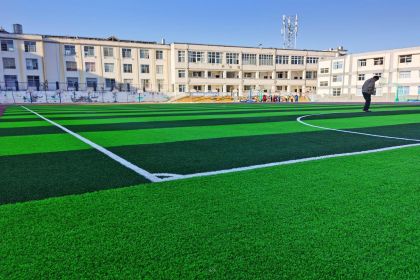 思茅区第三小学足球场建设竣工